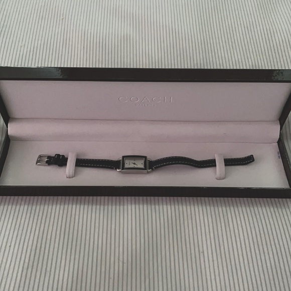 Coach Watch - Picture 1 of 4